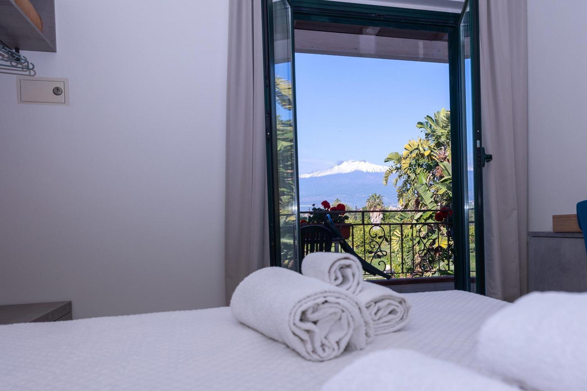 Villa Iris Giardini Naxos Εξωτερικό φωτογραφία