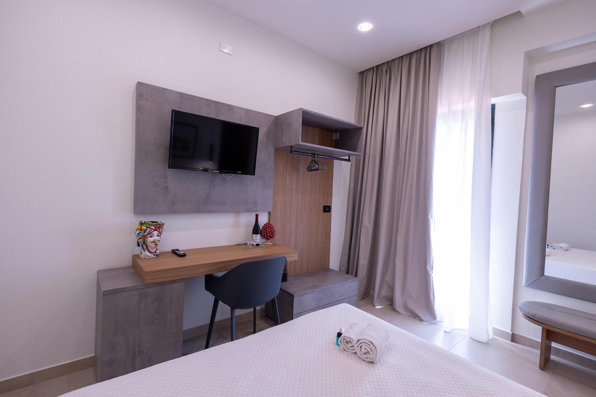 Villa Iris Giardini Naxos Εξωτερικό φωτογραφία