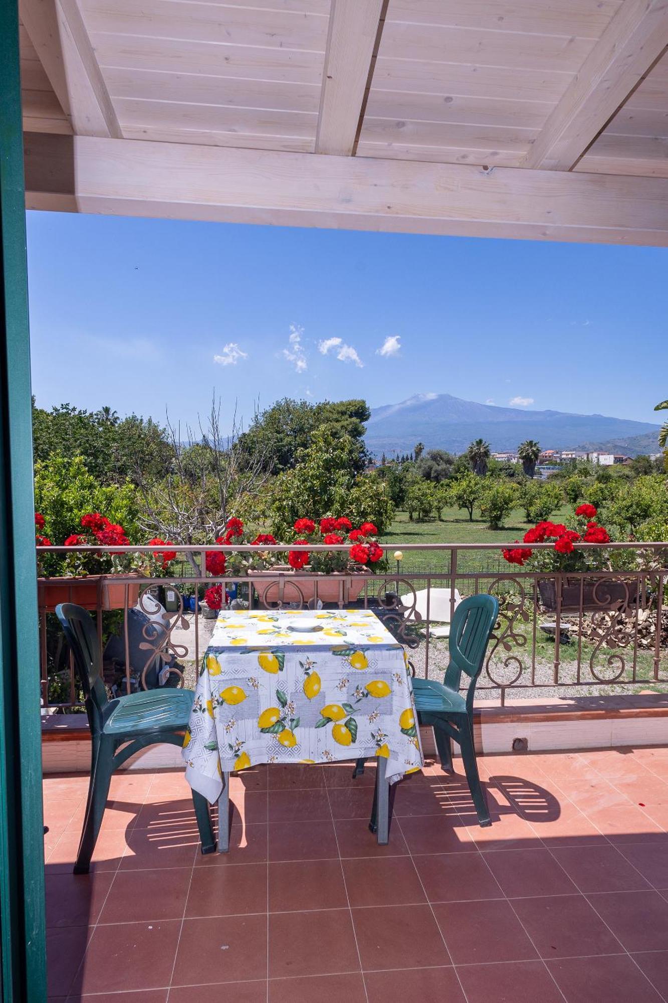 Villa Iris Giardini Naxos Εξωτερικό φωτογραφία