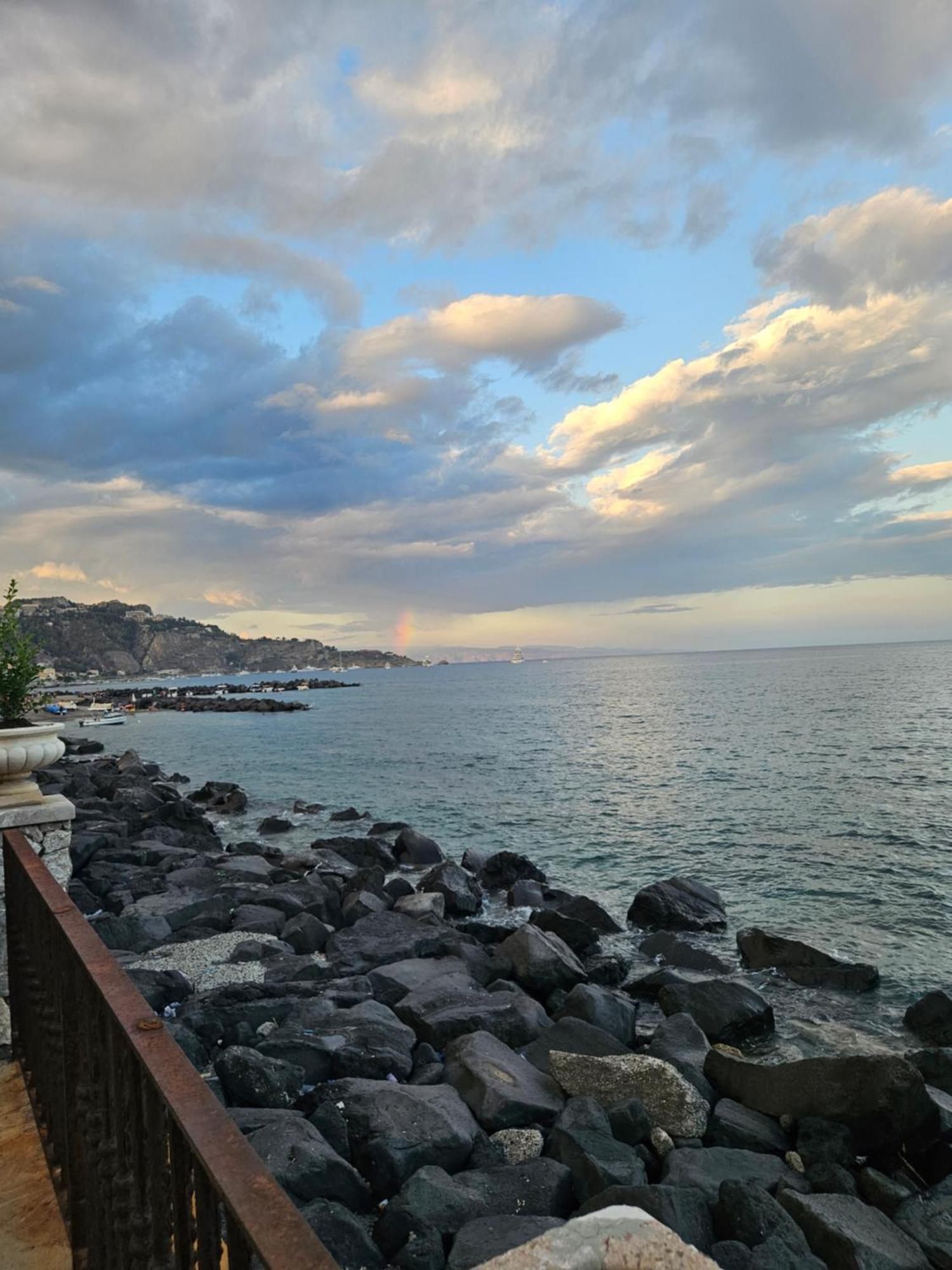 Villa Iris Giardini Naxos Εξωτερικό φωτογραφία